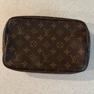 Louis Vuitton Monogram Trousse Toilette 28